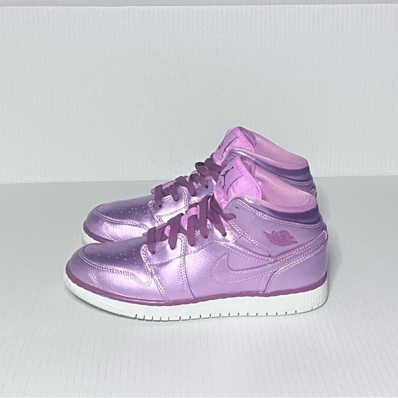 Nike Air Jordan High Top Sneakers - Picture 5 of 15